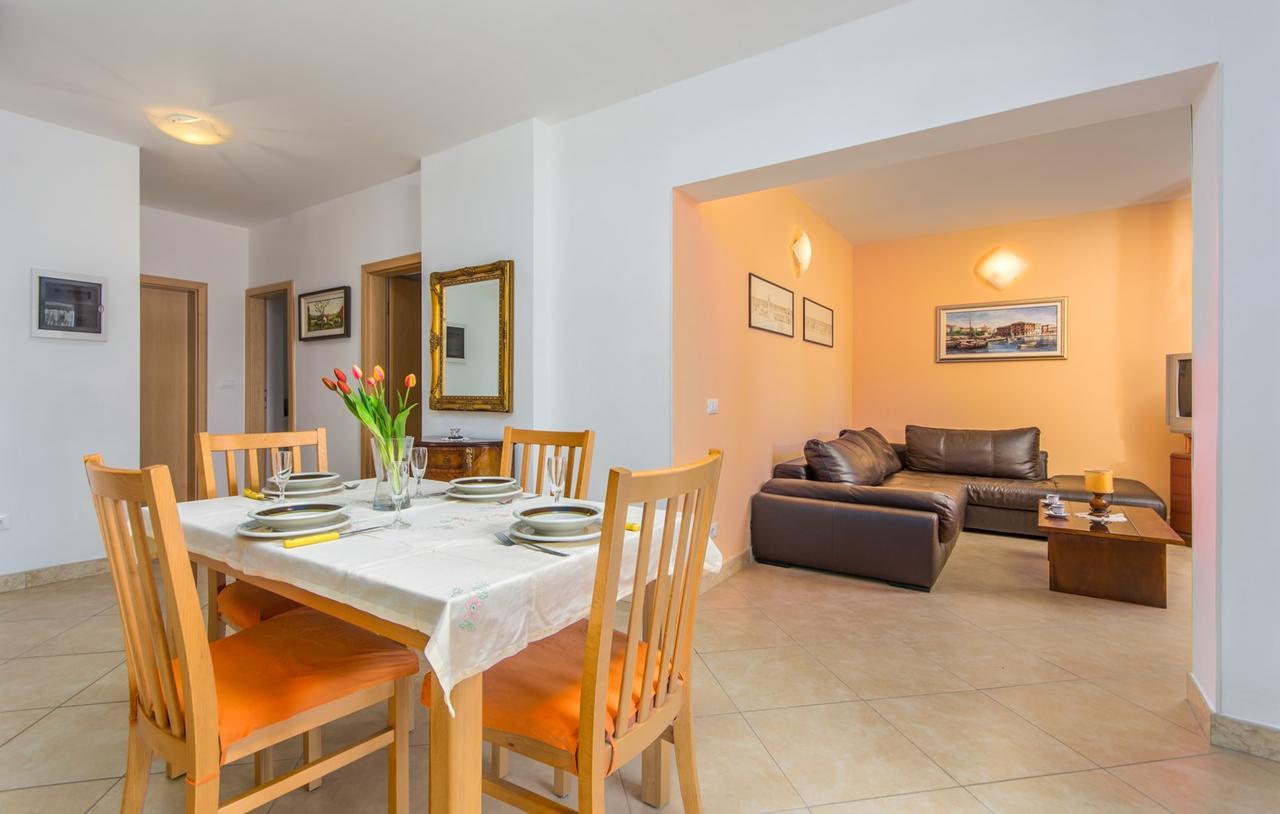 Apartment Riva Porec Luaran gambar