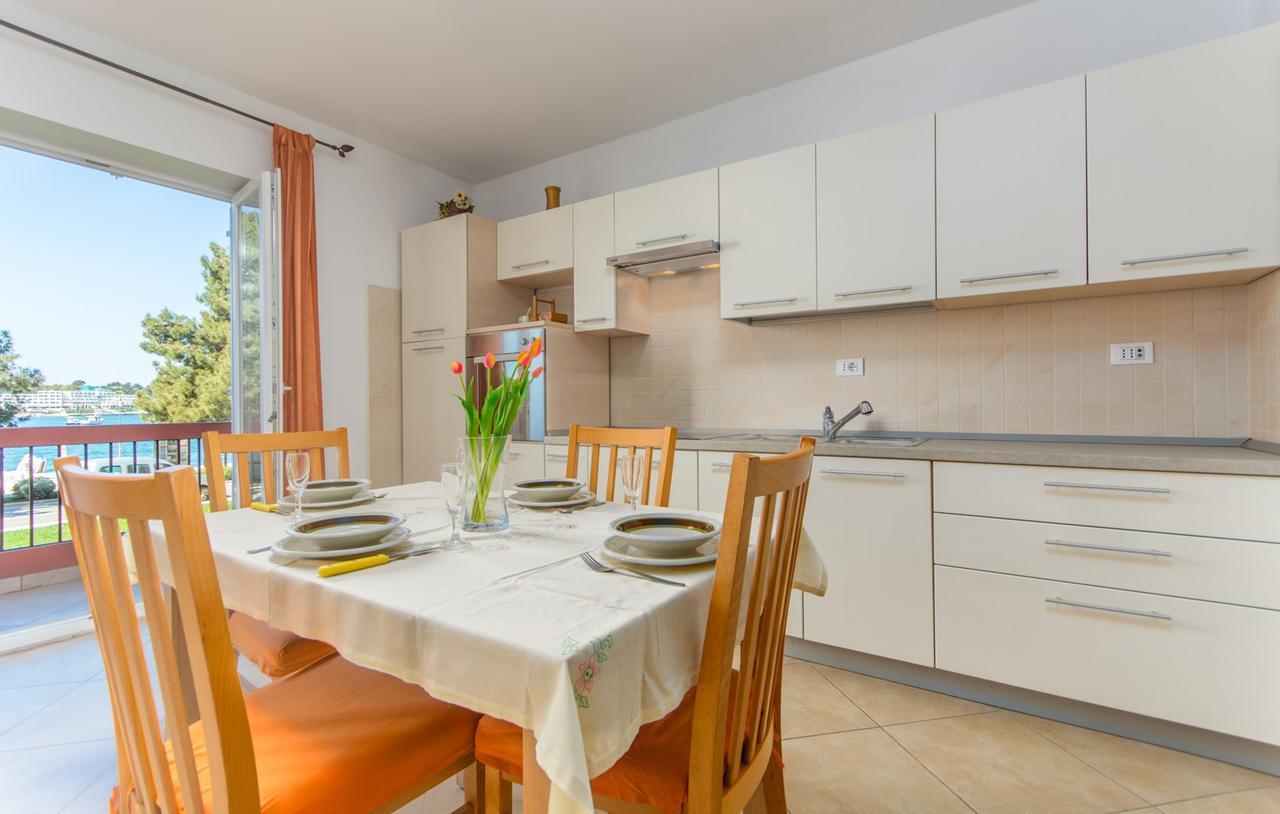 Apartment Riva Porec Luaran gambar